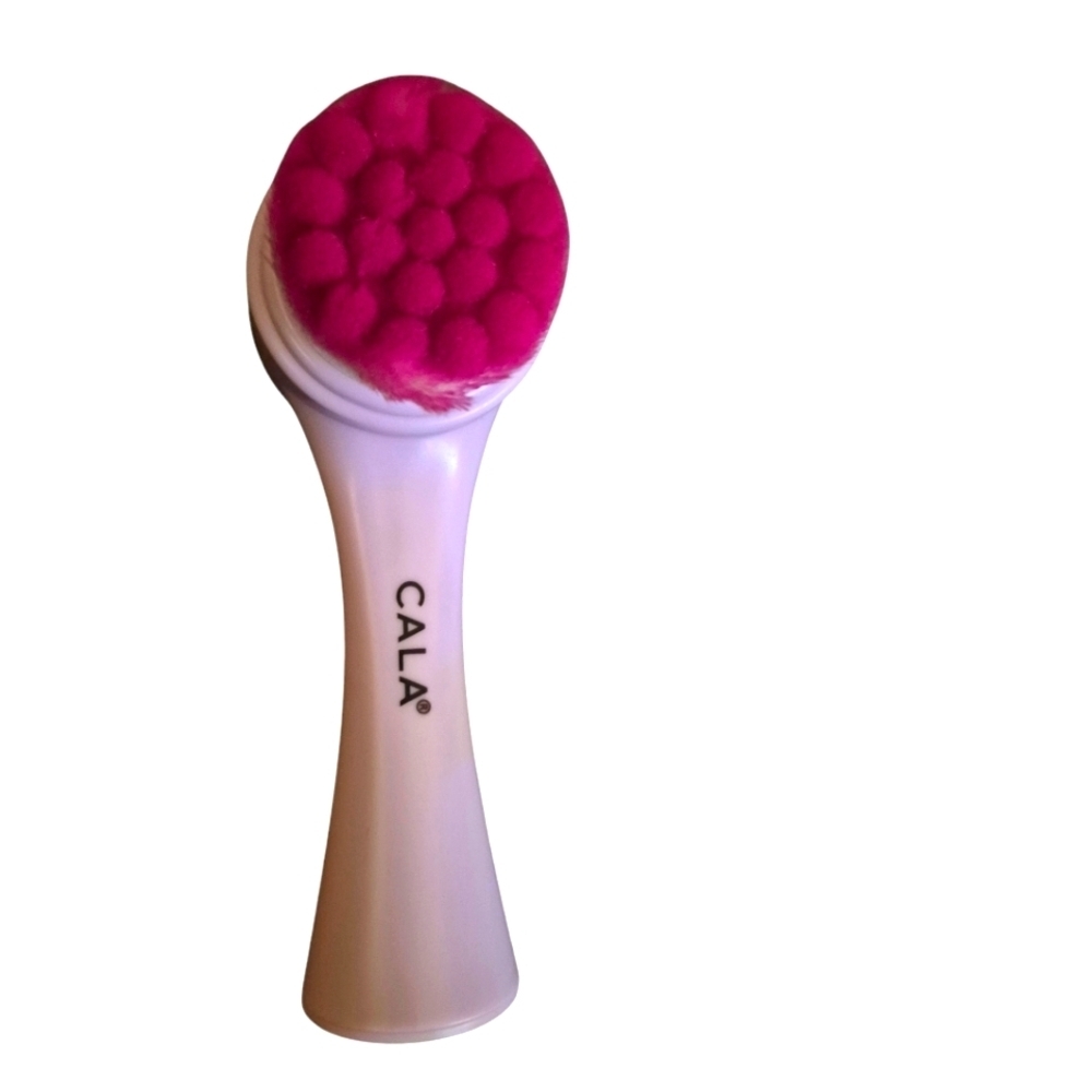 Cala Dual-action facial deep cleansing manual plastic brush removes oil make up